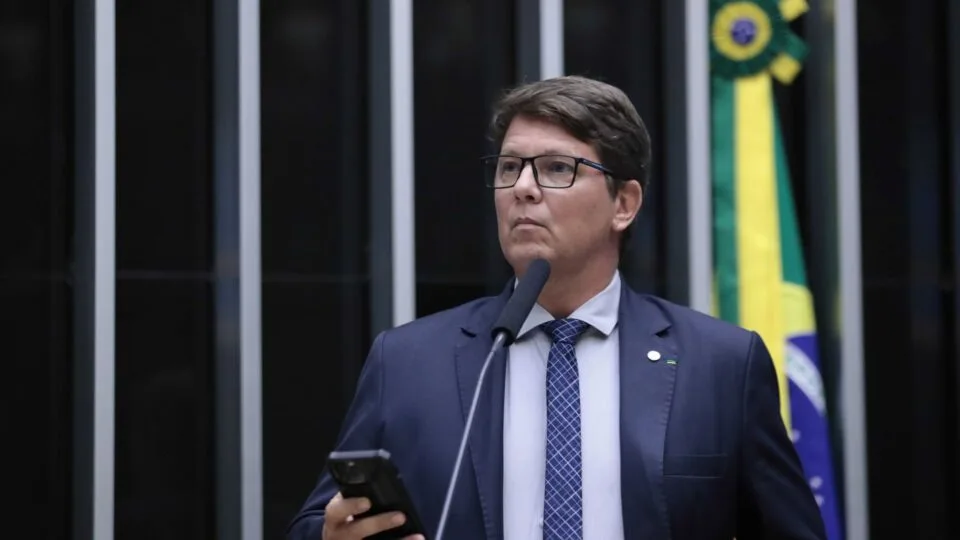 Mario Frias diz que operação da PF é “cortina de fumaça” e nega irregularidades