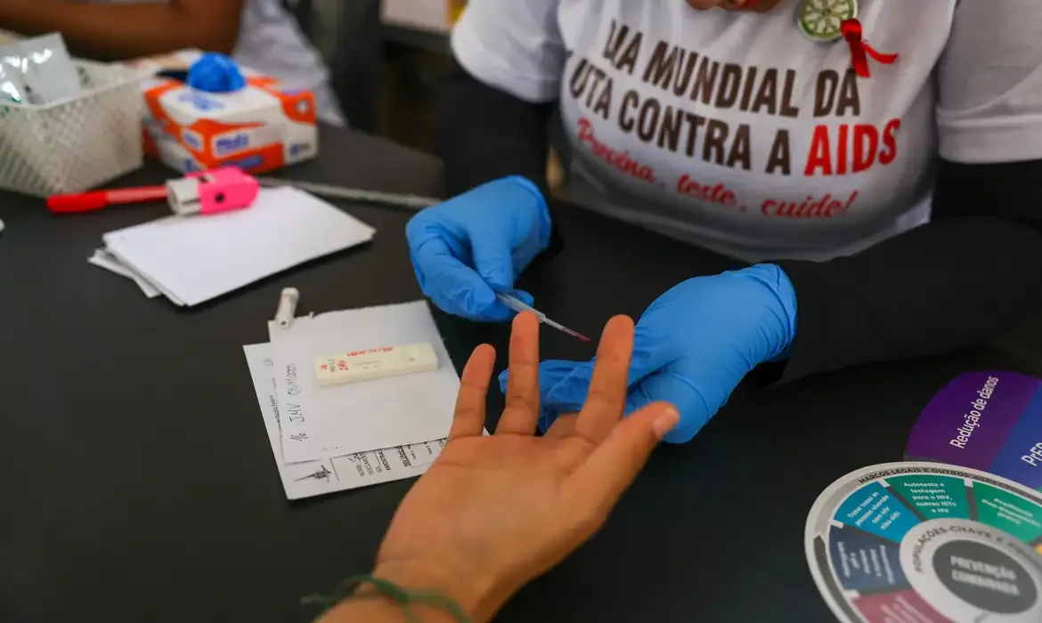 PrEP contra HIV aplicada 2 vezes ao ano chega ao Brasil