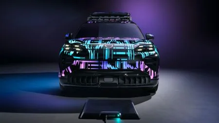 heise+ | Elektroautos laden: Welche Vor- und Nachteile das induktive Laden hat