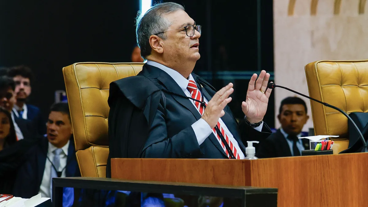 Dino tem muito mais do que a cabeça política