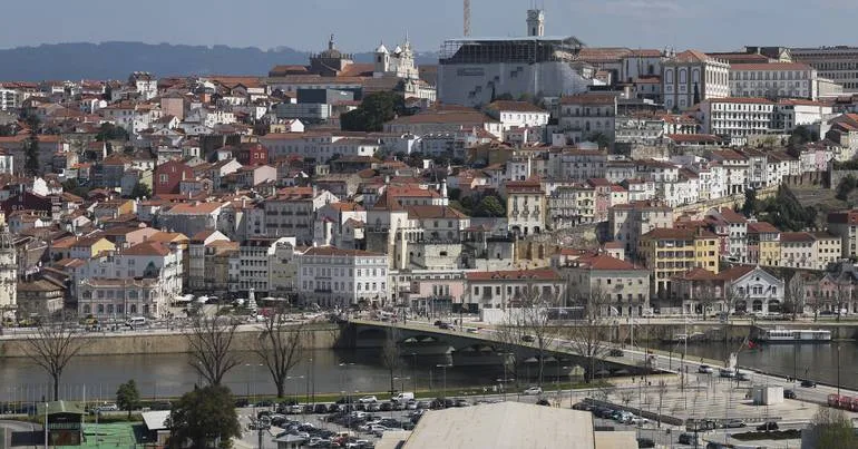 Câmara de Coimbra prepara programa de arrendamento acessível