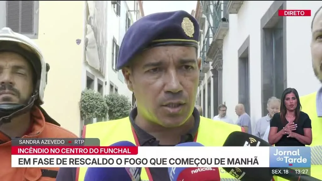 Incêndio em edifício habitacional no centro do Funchal