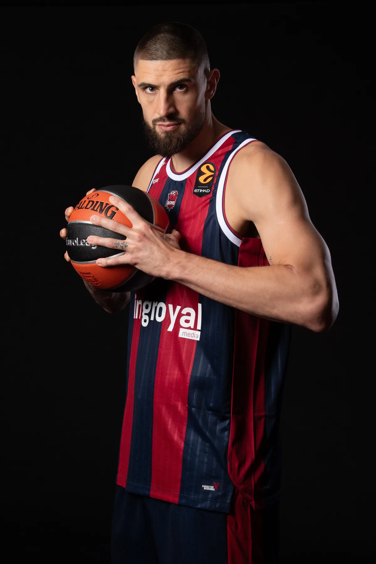 Alex Len se marcha del Baskonia sin debutar