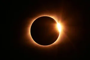 Eclipse solar total ocorre na quarta-feira e pode durar mais de 2 minutos