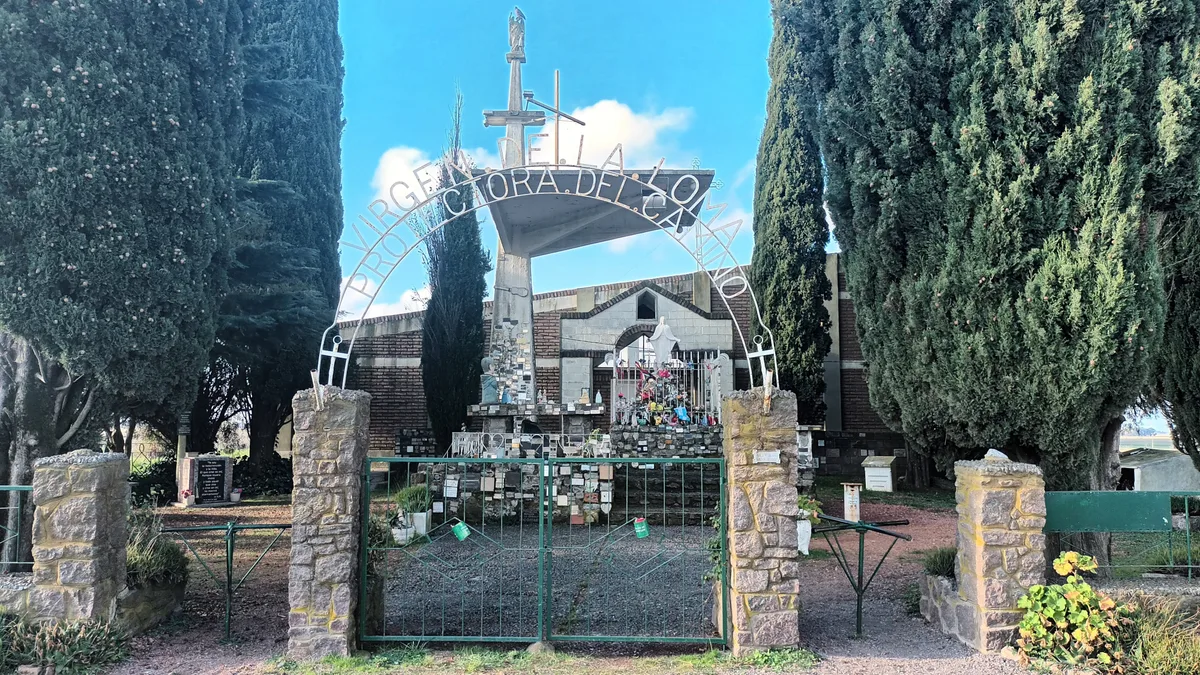Virgen de la Loma, protectora del camino: un hallazgo en la Ruta 226, una nota anónima e imágenes que desaparecieron sin dejar rastro