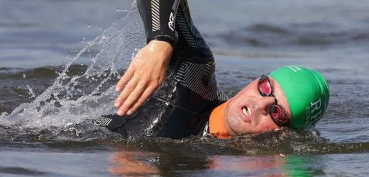 Joseph Heß: Extremschwimmer durchschwimmt die Donau von der Quelle bis zur Mündung