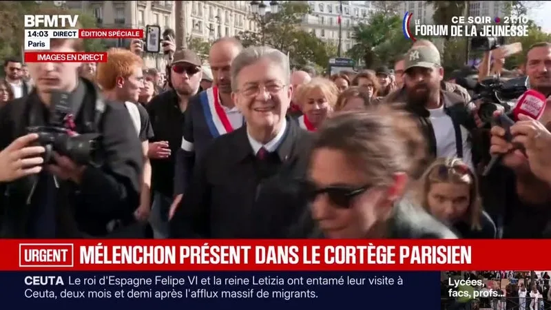 Mobilisation lycéenne et étudiante: Jean-Luc Mélenchon est arrivé pour participer à la manifestation de Paris