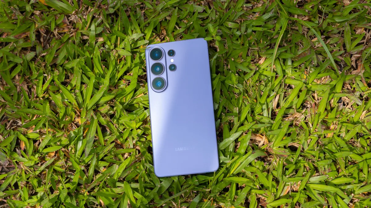 Celular IP68 pode entrar na piscina? O que a garantia realmente cobre
