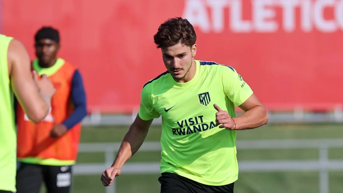 Julián Álvarez volvió a entrenarse con el Atlético de Madrid en plena incertidumbre por su futuro