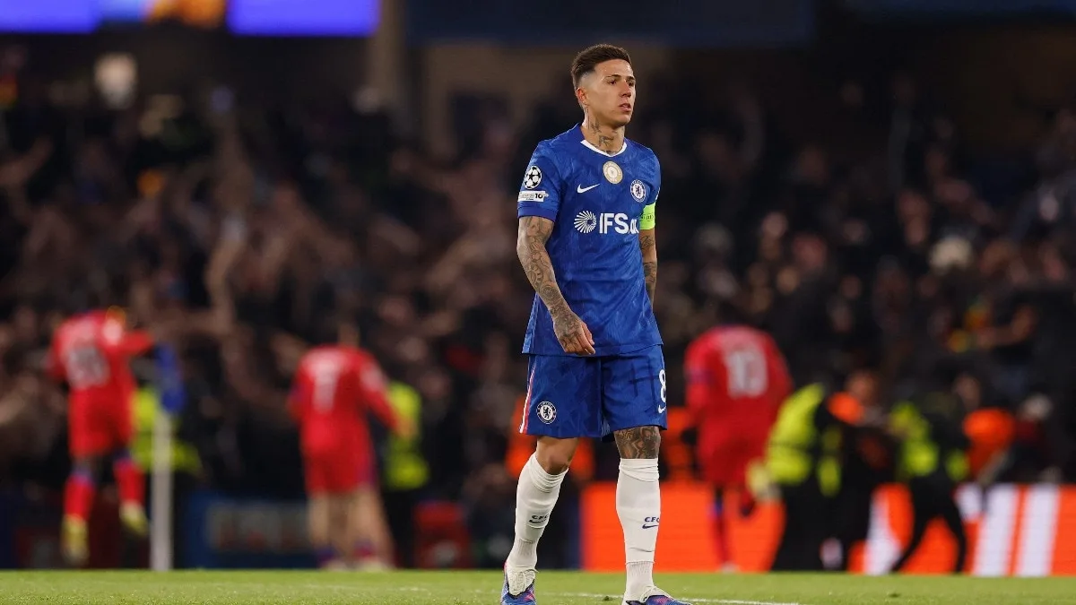 Enzo Fernandez booed by Chelsea supporters after transfer drama