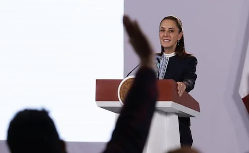 Pide Sheinbaum a Sedena atender resolución judicial sobre archivos de la Guerra Sucia; destaca reunión con colectivo Eureka