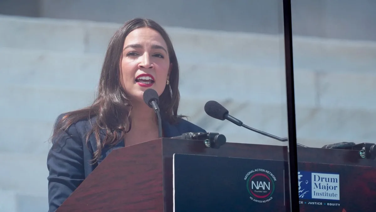 „Die Moderaten fürchten sie“ – Ocasio-Cortez bringt sich als Präsidentschaftskandidatin in Stellung