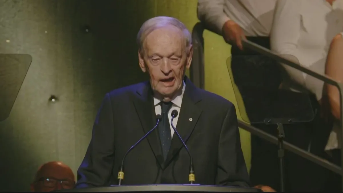 Jean Chrétien says ‘we bow to no one’ in stirring 9/11 speech in Gander, N.L.