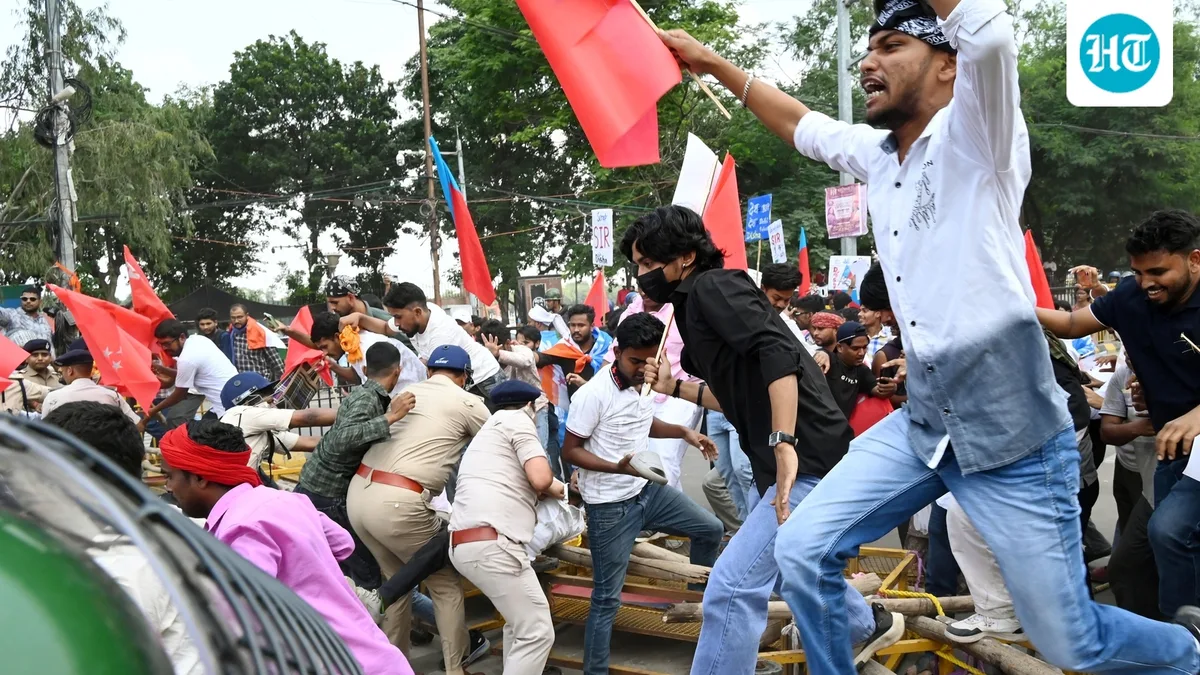 Left protestors clash with police in Patna amid protest march against SIR, CEC Gyanesh Kumar