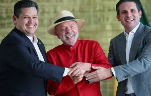 Fim da 6×1: sem aliados de Flávio, sessão expõe sintonia de Lula, Alcolumbre e Motta