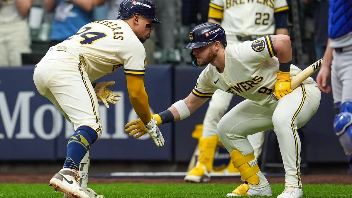 Contreras delivers and Milwaukee's bullpen shines as Brewers top Dodgers to take 2-0 NLCS lead