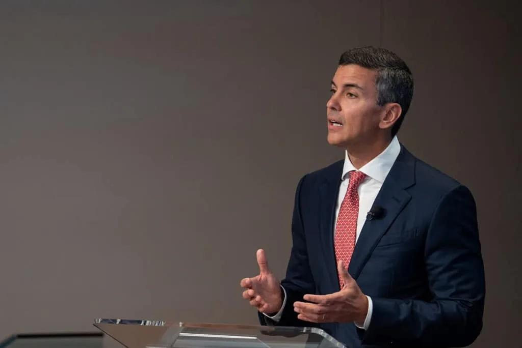 Santiago Peña dice que Paraguay “quiere colaborar” en la transición de Venezuela a la democracia