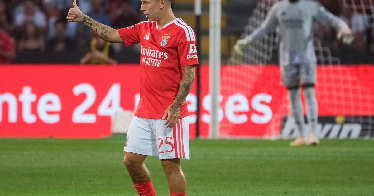 Gianluca Prestianni abrió el marcador y Benfica goleó 7-0 a Casa Pía