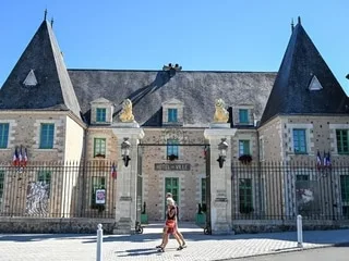 Il y a six mois, le RN s’imposait à La Flèche : notre enquête dans la première ville de l’Ouest conquise par le parti