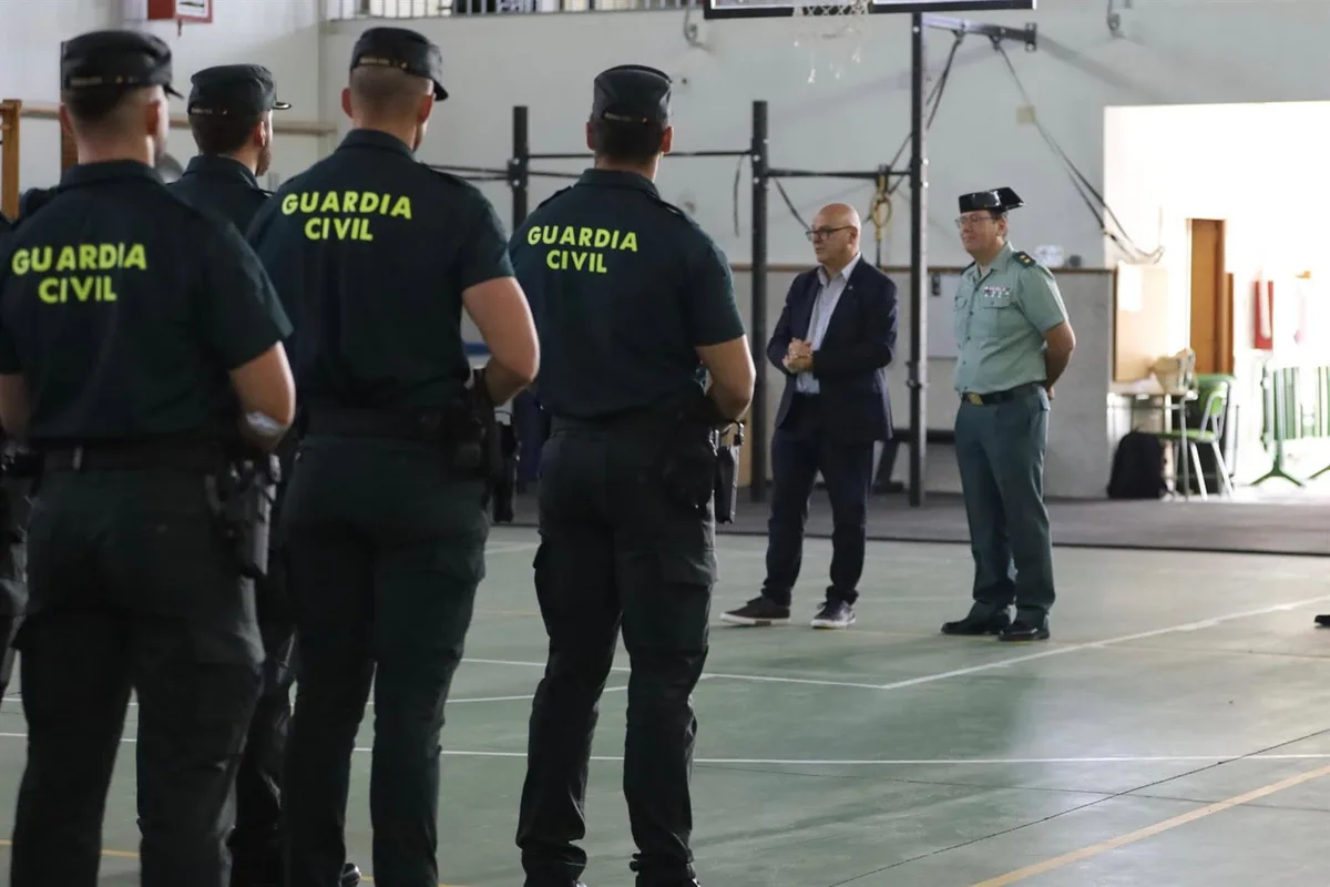 AUGC denuncia la falta de uniformidad y el riesgo de los alumnos ante inclemencias meteorológicas