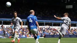 VÍDEO: será o golo do ano? Jogador do Bristol City aponta golaço de calcanhar