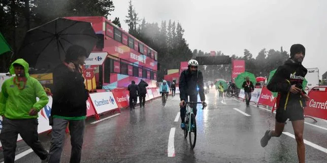 La troisième étape du Tour d’Espagne annulée à 15 kilomètres de l’arrivée après un déluge de grêle