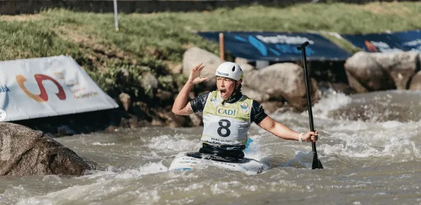 Ana Sátila conquista ouro na Copa do Mundo de canoagem