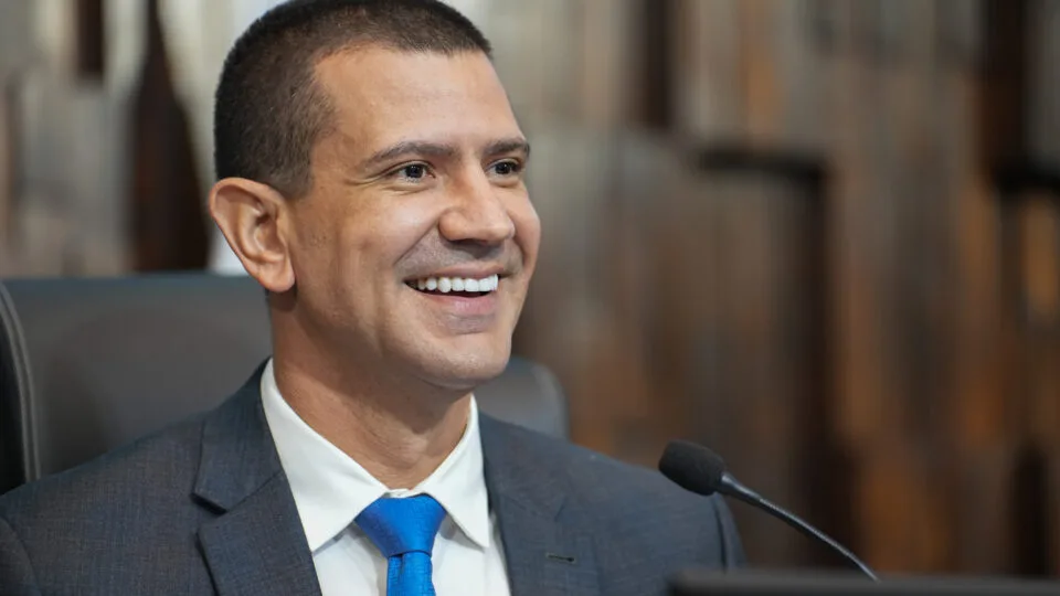 Após recalcular votos, TRE confirma a vitória de Douglas Ruas ao governo fluminense