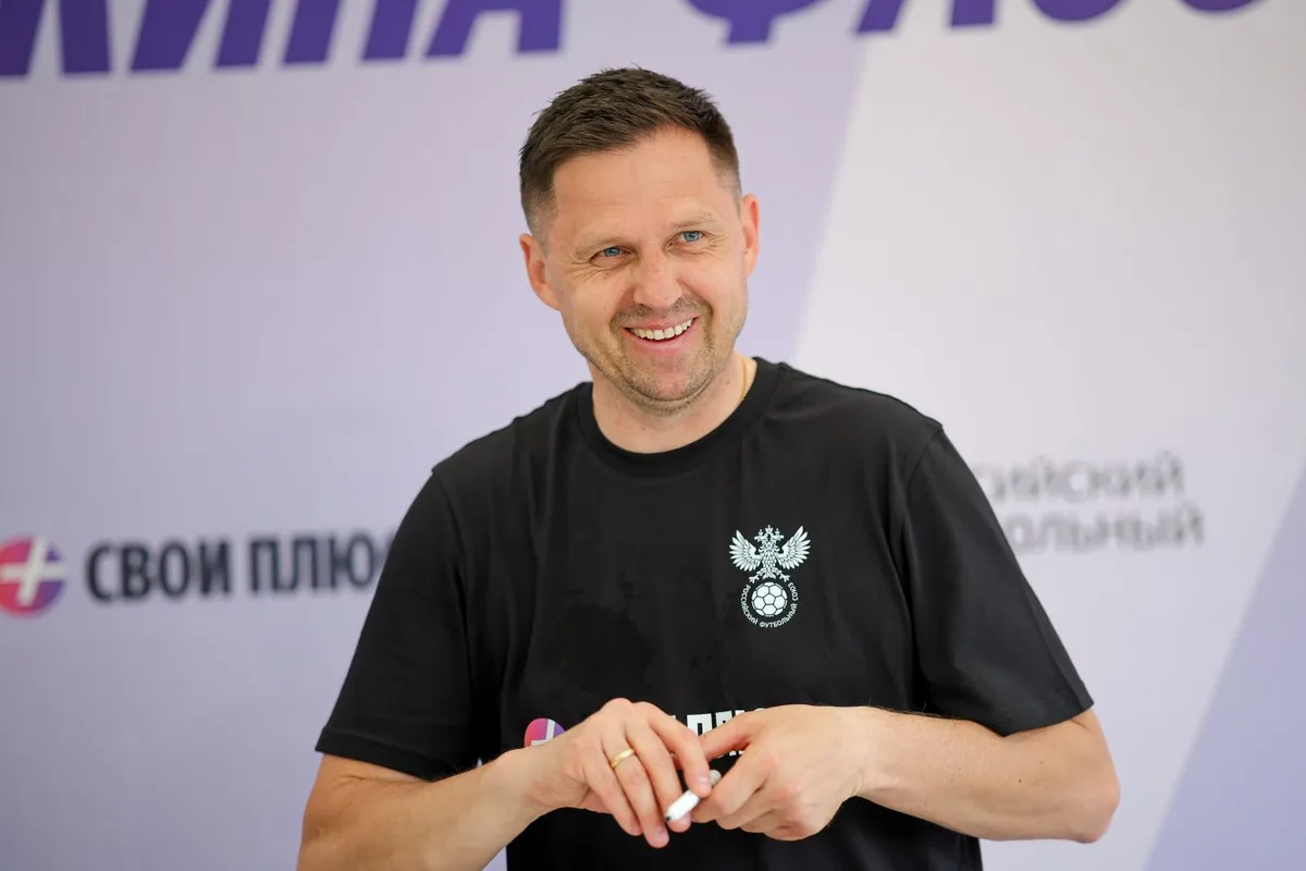 Семшов высказался о ситуации в «Локомотиве», упомянув трансферы и паузы на игры сборных
