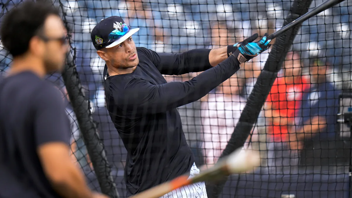 Yankees slugger Giancarlo Stanton strains other calf, return unclear