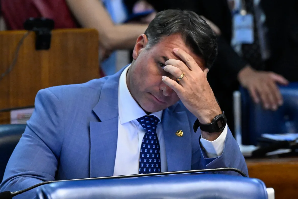 Lula pede investigação sobre criptomoedas distribuídas por apoio a Flávio Bolsonaro