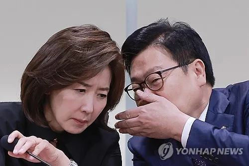 트럼프 '북핵 용인' 우려에…보수野 일각 '자체 핵무장론' 분출(종합)