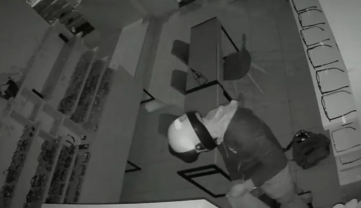 Homem invade ótica durante a madrugada e furta quase 180 relógios no interior do RN