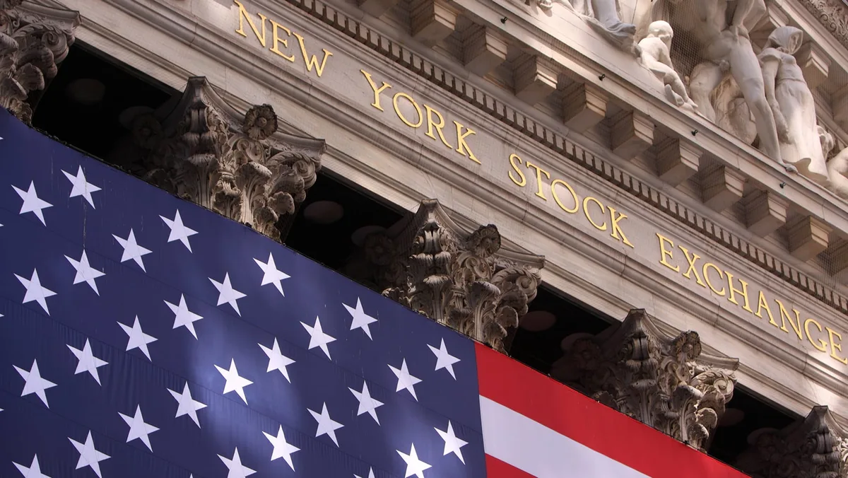 Wall Street cotiza en terreno mixto este lunes; BMV cae