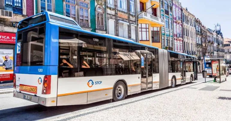 Porto. Trânsito e estacionamento motivam uso de transportes