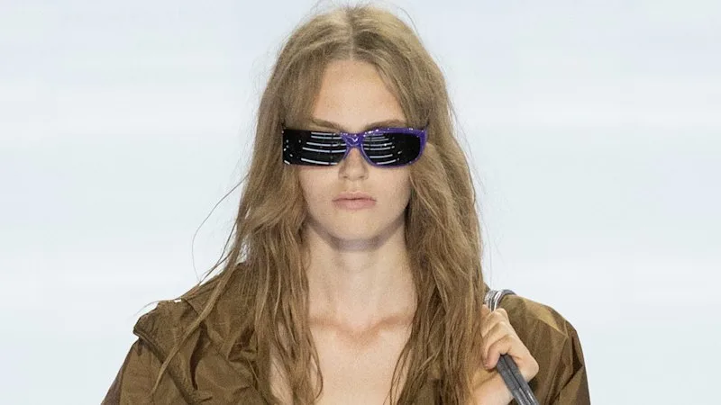 The end of oversized? Why waists are back in fashion, according to fashion insiders