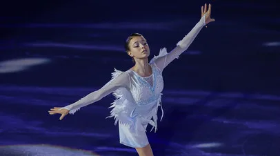 Щербакова пришла на свадьбу Медведевой вместе с женихом-хоккеистом