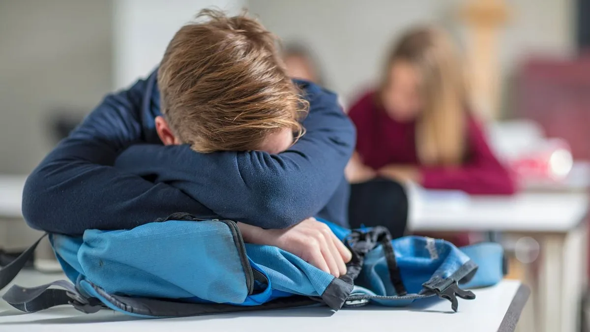 O que acontece quando adolescentes dormem em horários muito diferentes?