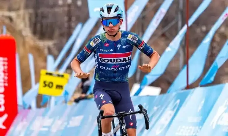 Henrique Bravo fica em 4º na etapa final e fecha Tour de l’Avenir no top-5