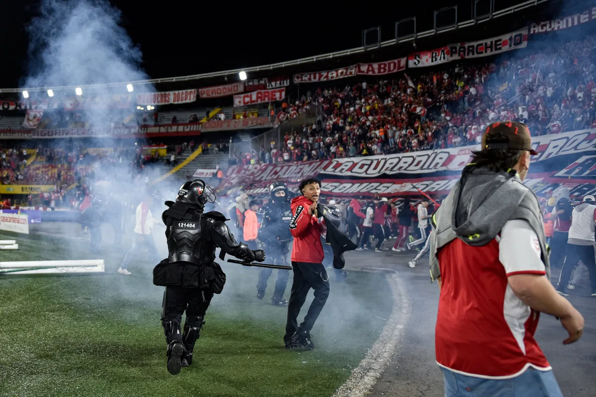 Eduardo Méndez, presidente de Santa Fe, le pidió al Congreso crear estas leyes en contra de los violentos en el fútbol: “No hay Policía que valga”