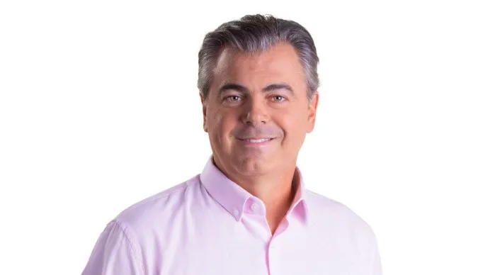 Gustavo Galassi deixa disputa ao Senado em meio a articulações para possível candidatura de Aécio