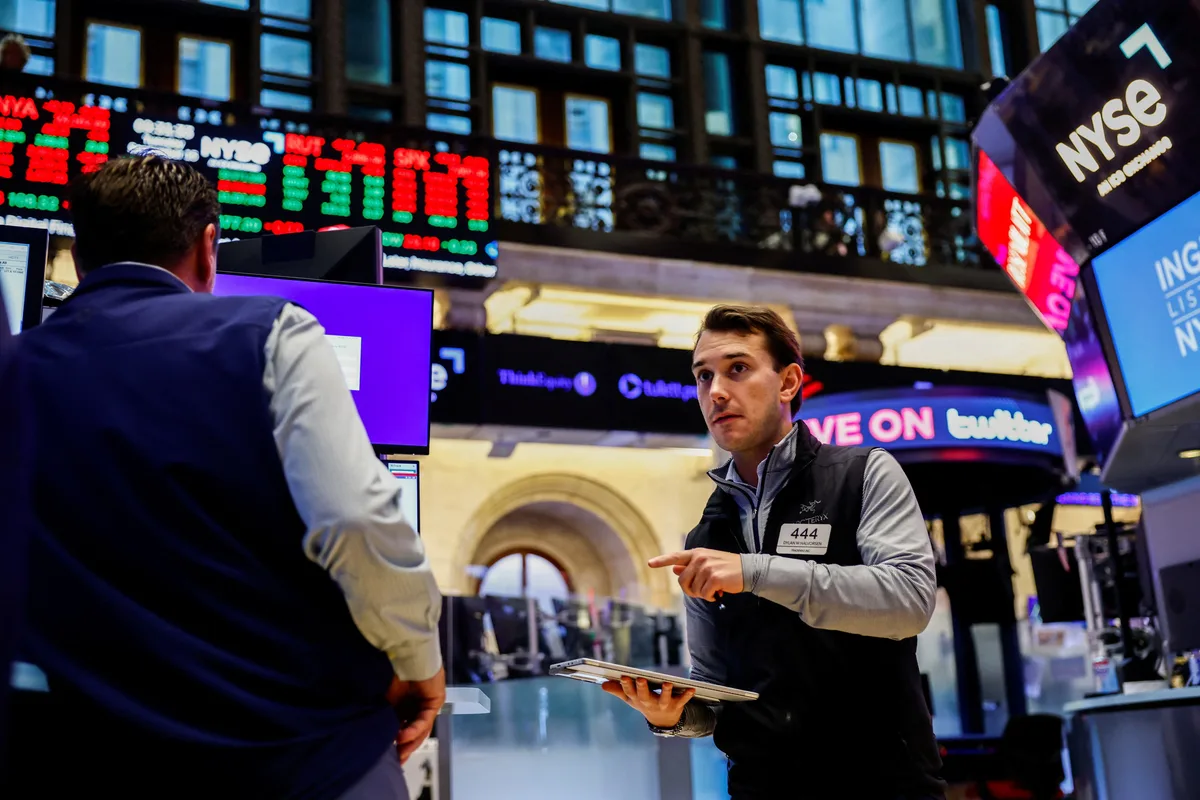 Jornada financiera: la suba del petróleo impulsó a las acciones energéticas y el riesgo país volvió a superar los 500 puntos