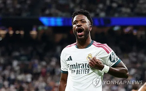 득점 환호하다 머리채 당긴 반칙 적발…비니시우스 황당 퇴장