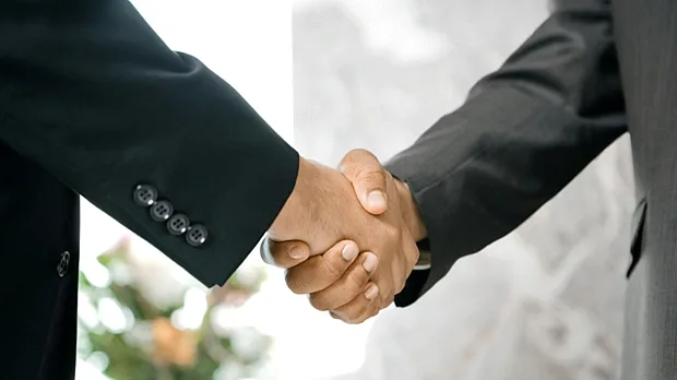 Empresas com mais de 20 anos faturam sete vezes mais que negócios com até seis meses, aponta Serasa
