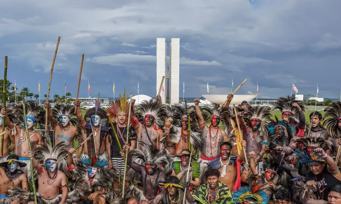 Eleições de 2026 no Brasil registram recorde de candidaturas indígenas, aponta Apib