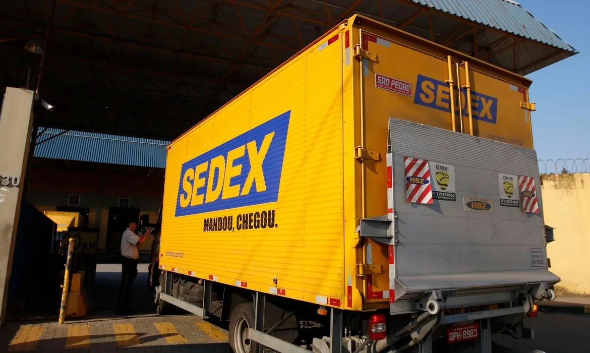 Correios e AliExpress renovam parceria para acelerar entregas