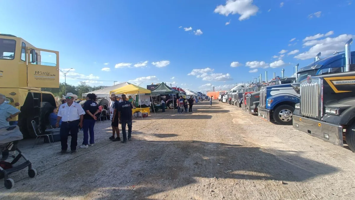 De 3 a 200 camiones: Tracto Clásicos exhibe su historia y altruismo en Piedras Negras