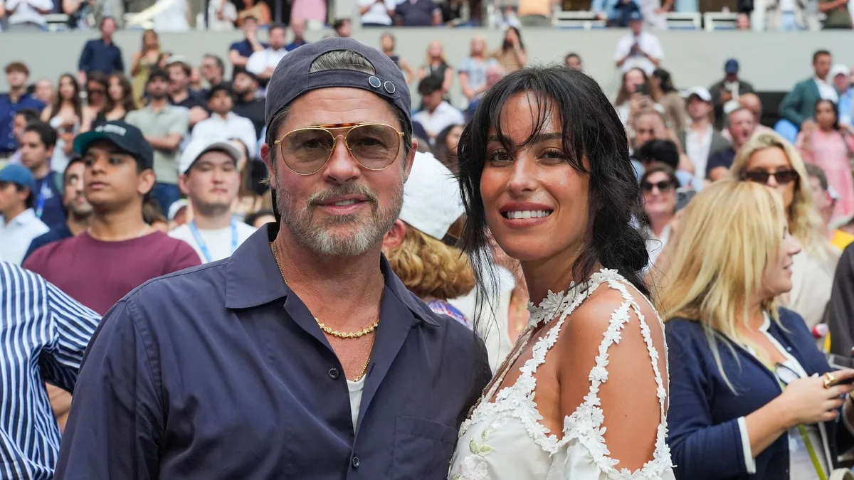 Inés de Ramón, pura complicidad con Brad Pitt en el mismo estadio que su exmarido, Paul Wesley