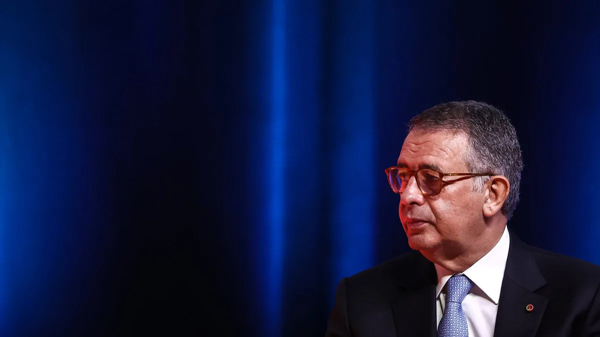 Seguro promulga ‘lei das burcas’