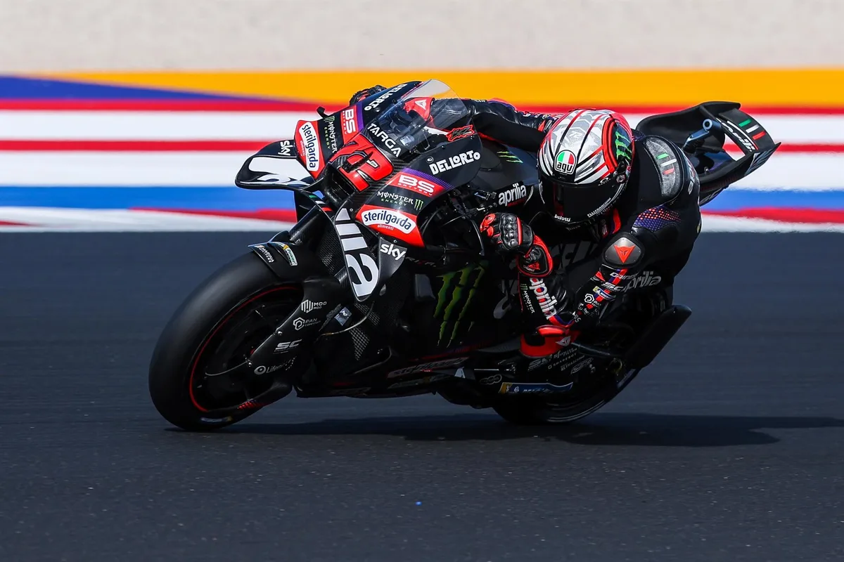 Sólida 'pole' del italiano Marco Bezzecchi en Misano por delante del español Marc Márquez